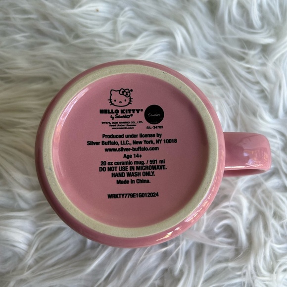 Hello Kitty Grad Mug - Picture 3 of 3